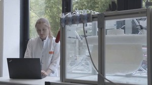 VIDEO Un „uter artificial” ar putea salva viaţa copiilor născuţi extrem de prematur