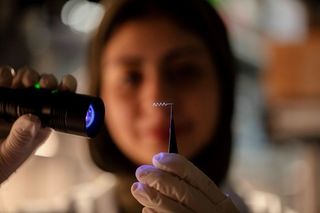 Un implant cerebral de nouă generaţie promite tratamente mai eficiente pentru afecţiunile neurologice