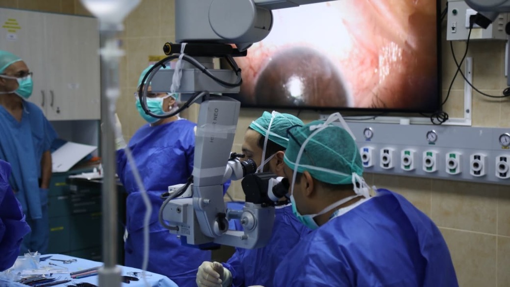 VIDEO Prima cornee artificială produsă din celule umane prin imprimare în laborator a redat vederea unui pacient