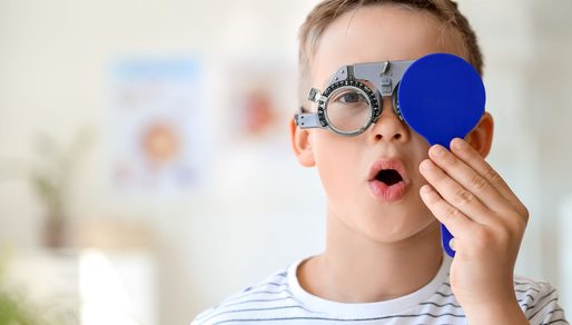 Strategie nouă pentru „ochiul leneş”: resetarea plasticităţii vizuale la vârsta adultă