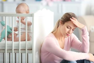 Experţii propun recunoaşterea psihozei postpartum ca afecţiune psihiatrică distinctă