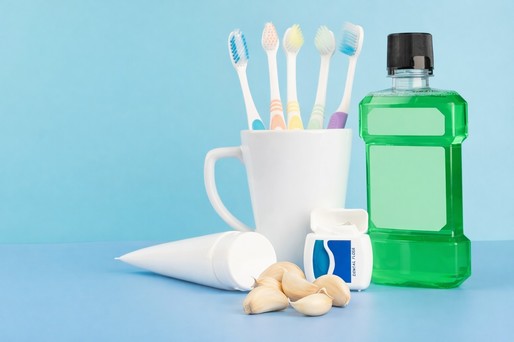 Apa de gură cu extract de usturoi, noul standard în igiena orală?
