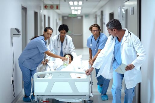 Medicii, mai buni decât inteligenţa artificială în urgenţele medicale