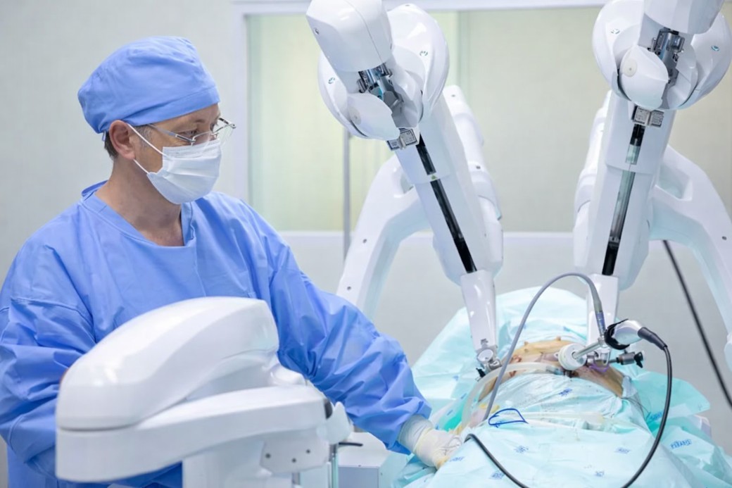 Chirurgia robotică la distanţă are rezultate comparabile cu intervenţiile efectuate local, arată primul studiu clinic din domeniul telechirurgiei