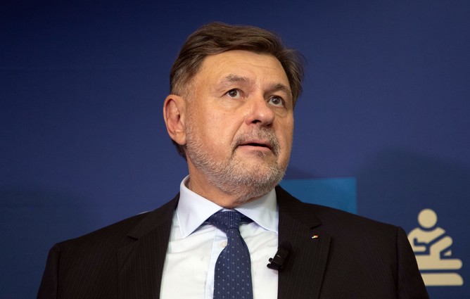 Prof. Univ. Dr. Alexandru Rafila: Dezvoltarea asigurărilor private de sănătate şi oferirea de servicii private în spitalele publice pot aduce bani noi în sistemul de sănătate din România