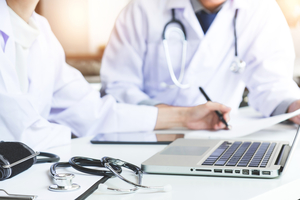 PALMED acuză că un proiect de act normativ iniţiat de CNAS poate reduce accesul populaţiei la servicii medicale