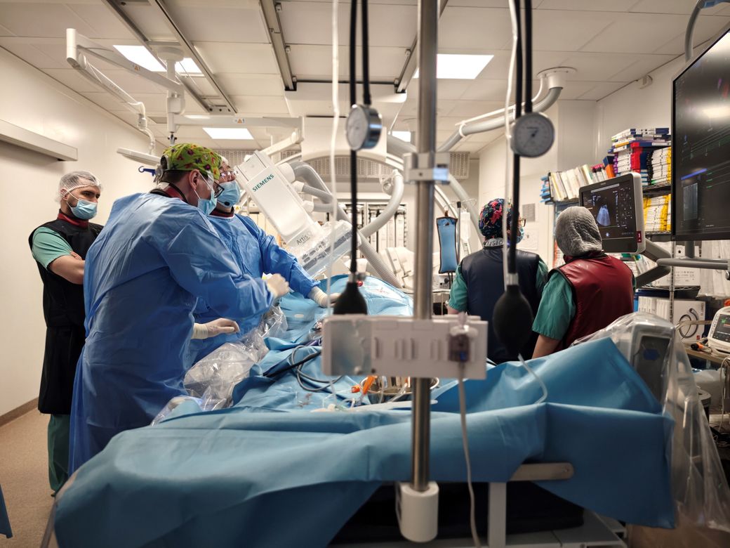 Premieră naţională în cardiologia intervenţională: prima ablaţie prin electroporaţie ghidată 3D pentru tratamentul fibrilaţiei atriale