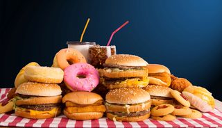 Regimul alimentar bazat pe alimente ultraprocesate, asociat cu un risc crescut de cancer pulmonar